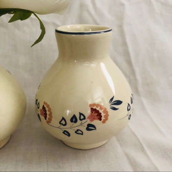 Cutest little vases! Set of 2 - 3” tall - Picture 6 of 6